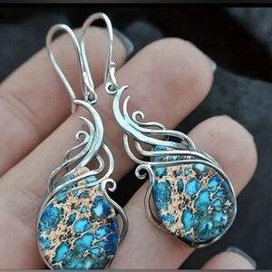 ♥️F Individually $10 Or Bundle 5/$20 Elegant Silver and Blue Dangle Earrings